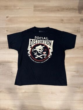 Men’s XL Social Distortion Rock band skeleton Logo graphic Short Sleeve TShirt